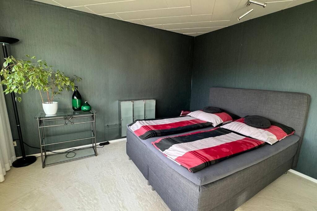 Monikas Home - Gemuetliche 3-Zimmer-Wohnung Im Herzen Von Бёблинген Экстерьер фото